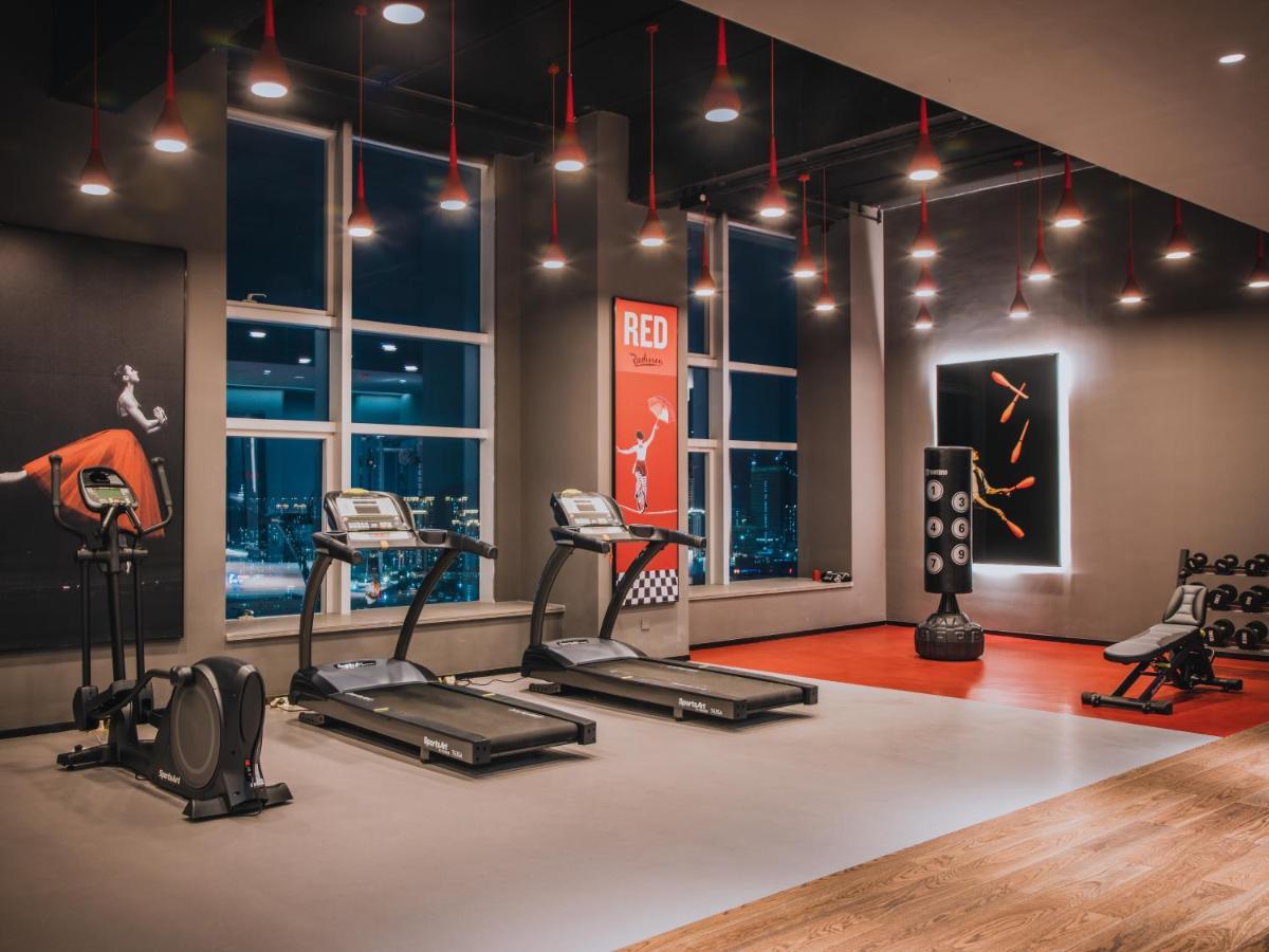 Radisson Red Hotel Zhuhai Gongbei Port Dış mekan fotoğraf