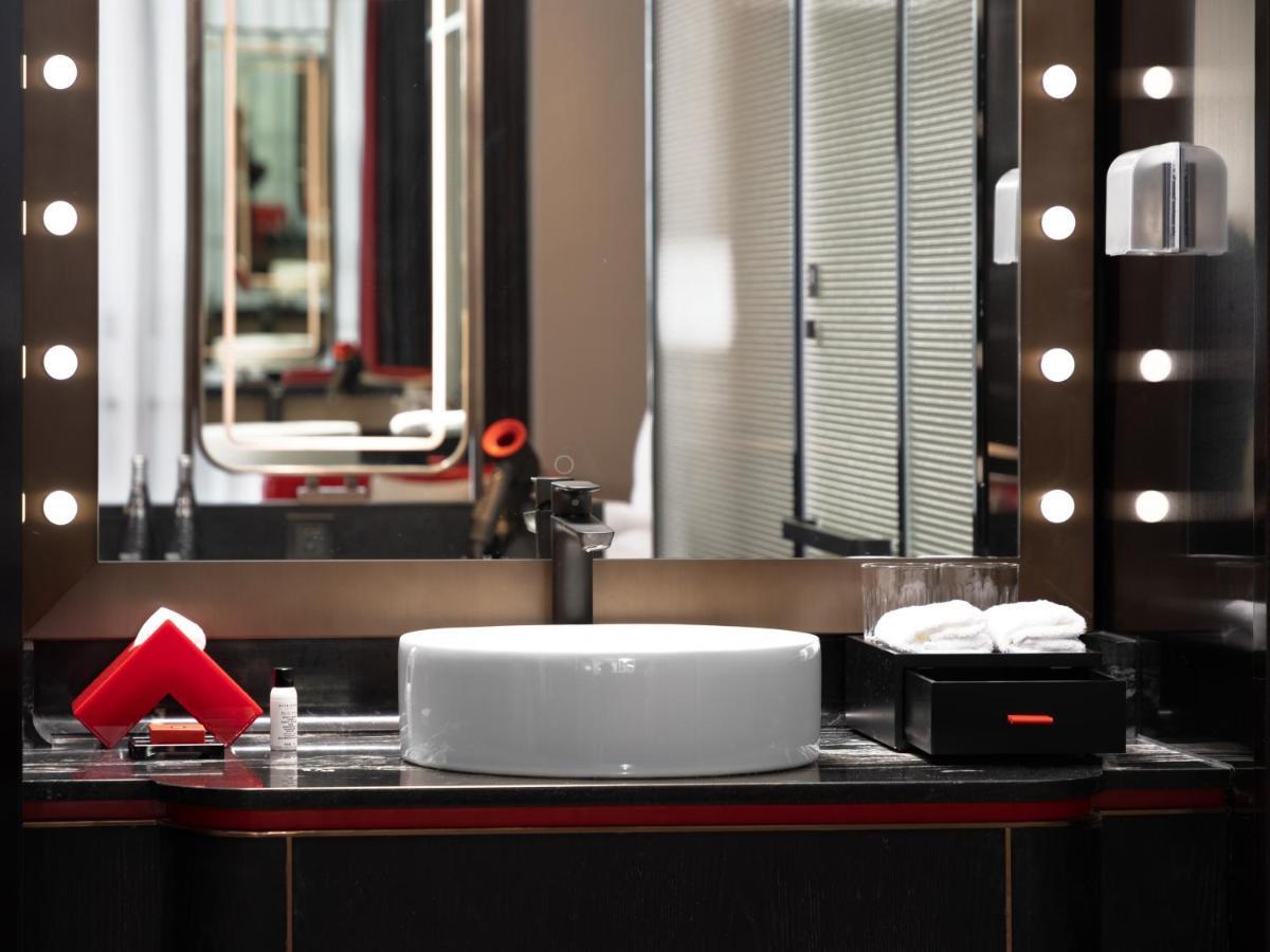 Radisson Red Hotel Zhuhai Gongbei Port Dış mekan fotoğraf