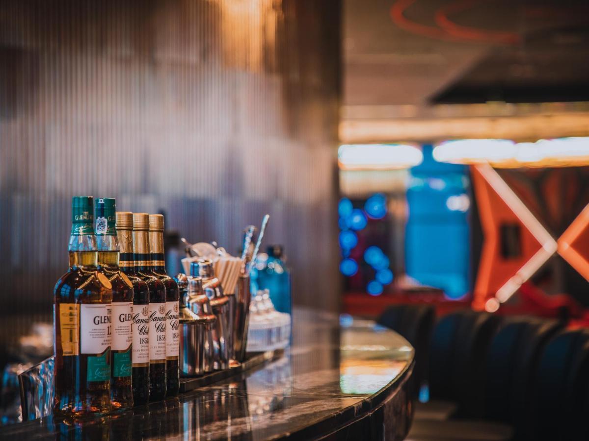 Radisson Red Hotel Zhuhai Gongbei Port Dış mekan fotoğraf