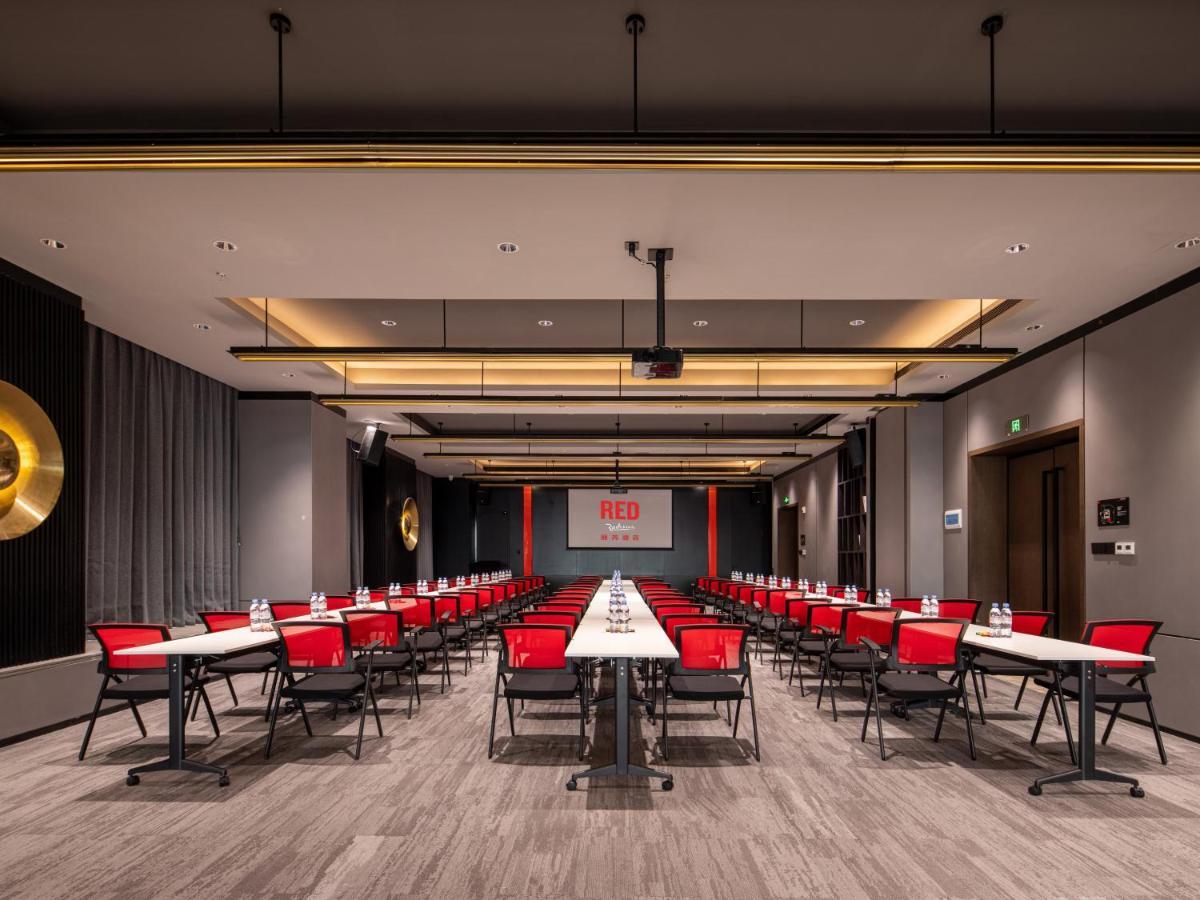 Radisson Red Hotel Zhuhai Gongbei Port Dış mekan fotoğraf
