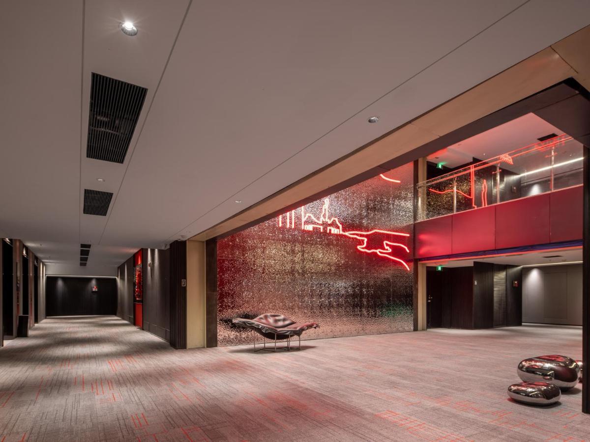 Radisson Red Hotel Zhuhai Gongbei Port Dış mekan fotoğraf