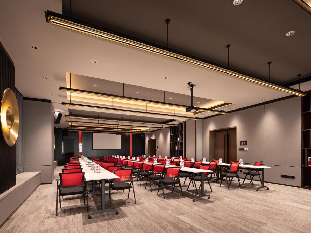 Radisson Red Hotel Zhuhai Gongbei Port Dış mekan fotoğraf