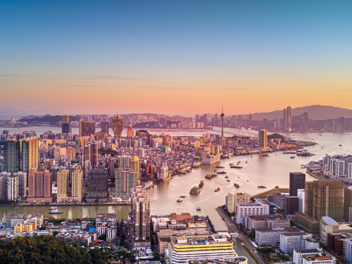 Radisson Red Hotel Zhuhai Gongbei Port Dış mekan fotoğraf