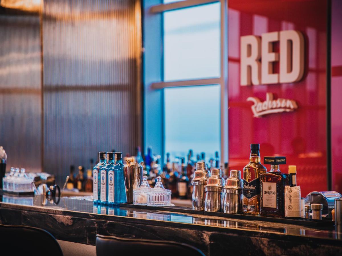 Radisson Red Hotel Zhuhai Gongbei Port Dış mekan fotoğraf