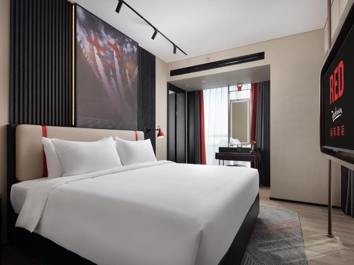 Radisson Red Hotel Zhuhai Gongbei Port Dış mekan fotoğraf