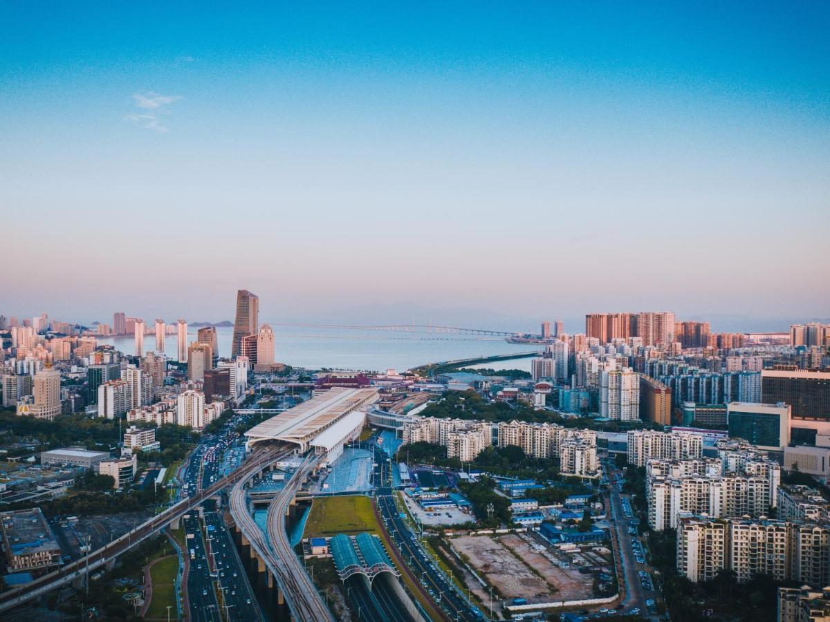 Radisson Red Hotel Zhuhai Gongbei Port Dış mekan fotoğraf