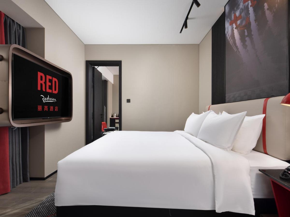 Radisson Red Hotel Zhuhai Gongbei Port Dış mekan fotoğraf
