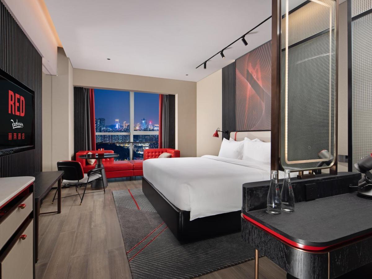 Radisson Red Hotel Zhuhai Gongbei Port Dış mekan fotoğraf