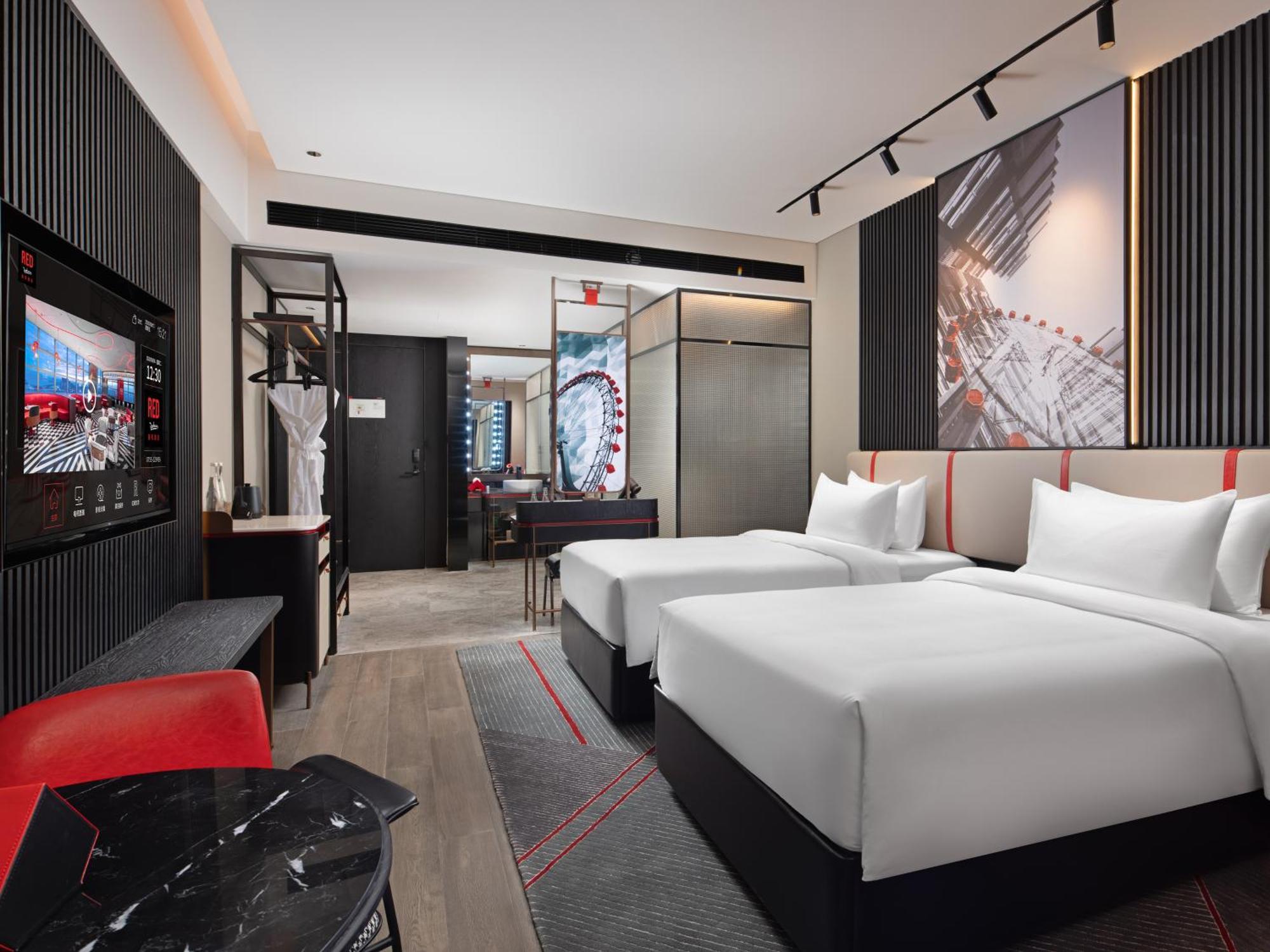 Radisson Red Hotel Zhuhai Gongbei Port Dış mekan fotoğraf