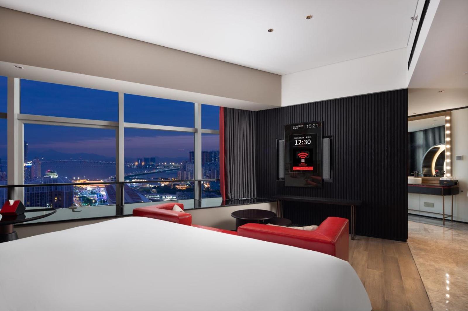 Radisson Red Hotel Zhuhai Gongbei Port Dış mekan fotoğraf