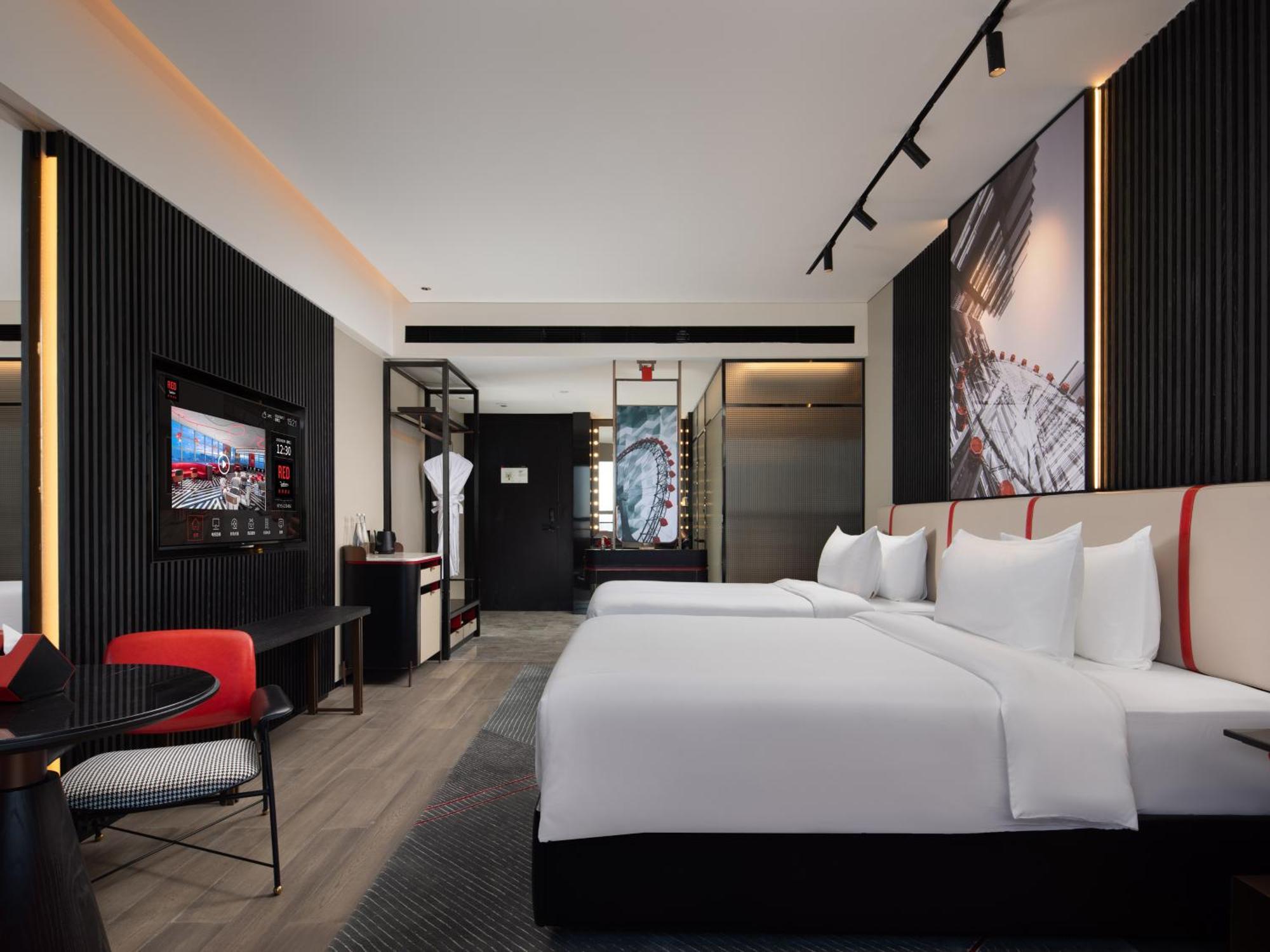 Radisson Red Hotel Zhuhai Gongbei Port Dış mekan fotoğraf