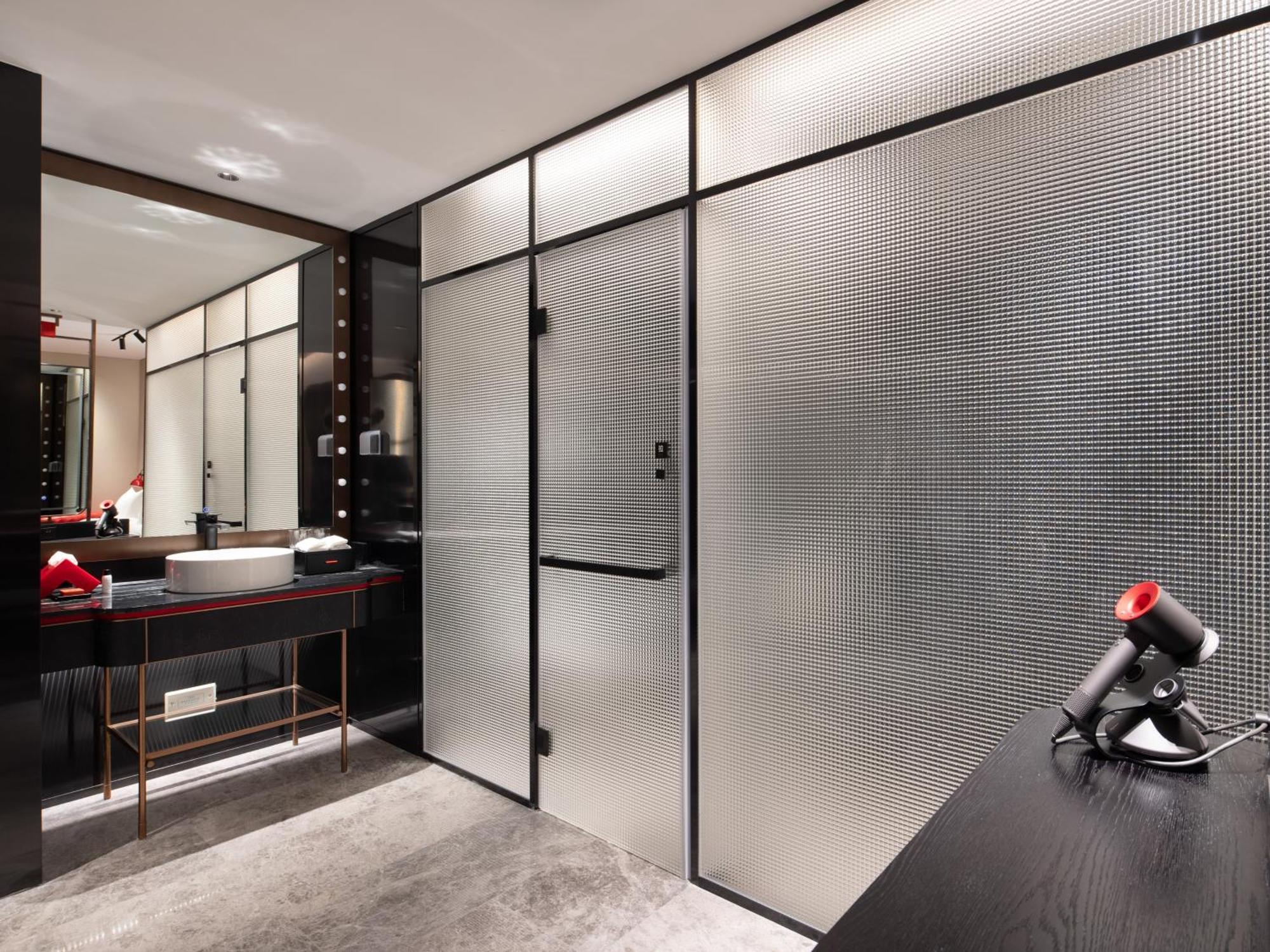 Radisson Red Hotel Zhuhai Gongbei Port Dış mekan fotoğraf